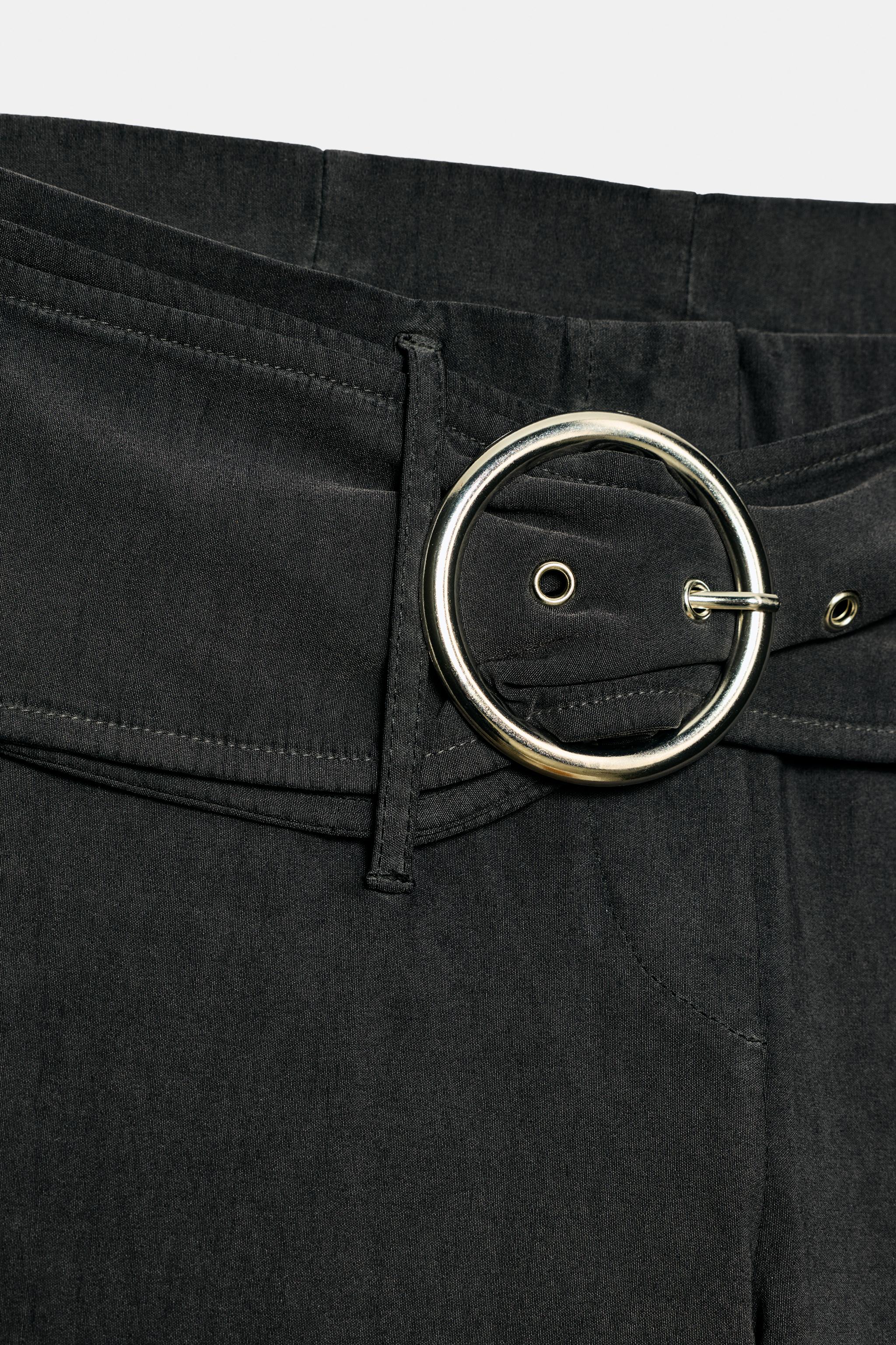 PANTALON CAPRI À CEINTURE